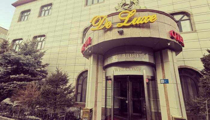 De Luxe Hotel