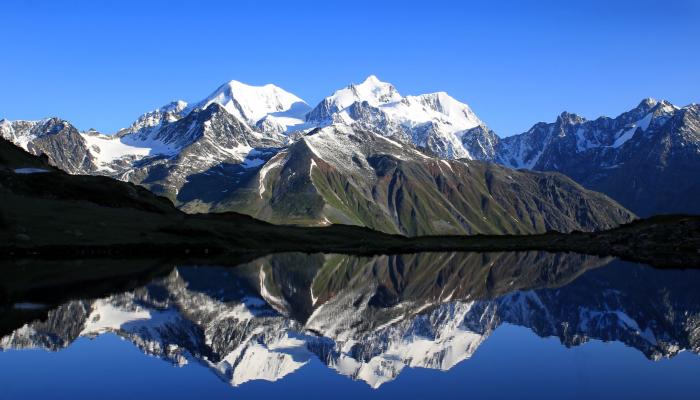 Lake Ravnovesiya (The Lake of Balance)